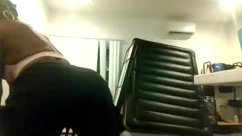 Jazzystelo online show from October 11, 2025, 5:28 am