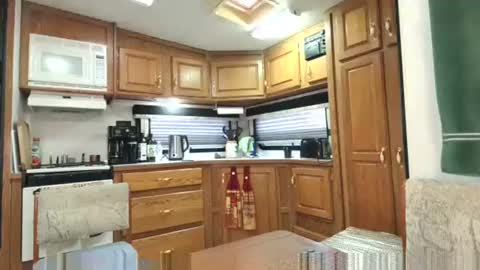 JCcurves online show from December 25, 2024, 11:10 pm