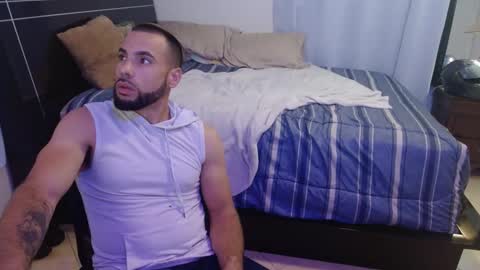 JcMax305 online show from March 2, 2025, 1:16 pm