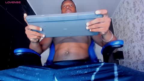 Snapshot of jd_thebaby chatting on February 18, 2025, 12:28 pm jd thebaby online show from February 18, 2025, 12:28 pm