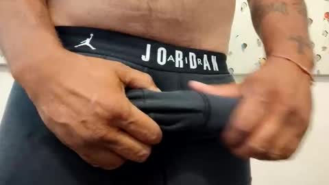 strokegamecrazy online show from April 24, 2026, 8:44 pm