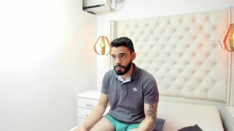 JEAN online show from April 14, 2026, 7:42 pm