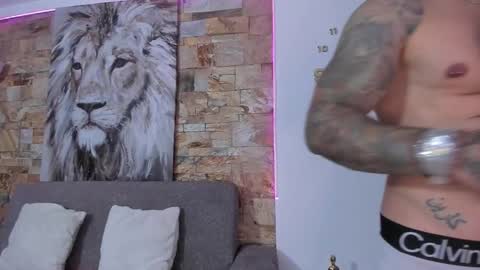 Snapshot of jean_lopez chatting on November 21, 2025, 7:18 am Jean axelcrow Modelo Independiente online show from November 21, 2025, 7:18 am