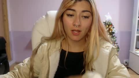 Snapshot of jean_monroe chatting on December 9, 2024, 11:45 pm Jean online show from December 9, 2024, 11:45 pm