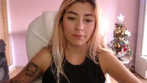 Snapshot of jean_monroe chatting on December 12, 2024, 4:10 pm Jean online show from December 12, 2024, 4:10 pm