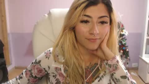 Snapshot of jean_monroe chatting on January 24, 2025, 10:08 pm Jean online show from January 24, 2025, 10:08 pm