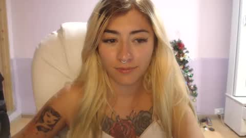 Snapshot of jean_monroe chatting on February 4, 2025, 1:45 am Jean online show from February 4, 2025, 1:45 am