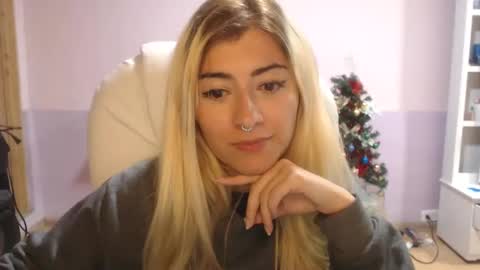 Snapshot of jean_monroe chatting on February 7, 2025, 3:45 am Jean online show from February 7, 2025, 3:45 am