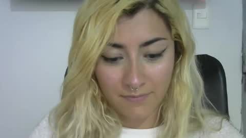 Snapshot of jean_monroe chatting on September 18, 2025, 10:45 pm Jean online show from September 18, 2025, 10:45 pm