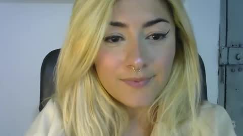 Snapshot of jean_monroe chatting on September 25, 2025, 11:08 pm Jean online show from September 25, 2025, 11:08 pm