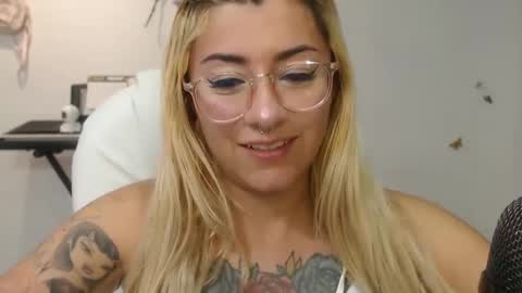 Snapshot of jean_monroe chatting on October 2, 2025, 10:39 pm Jean online show from October 2, 2025, 10:39 pm