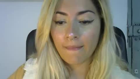 Snapshot of jean_monroe chatting on October 30, 2025, 10:32 pm Jean online show from October 30, 2025, 10:32 pm