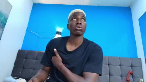 Snapshot of jeandante_ chatting on April 22, 2026, 6:53 pm Jeandante online show from April 22, 2026, 6:53 pm