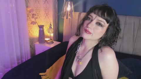 Jean online show from October 10, 2025, 8:08 pm