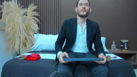 Jeanpiere online show from February 11, 2026, 2:27 am