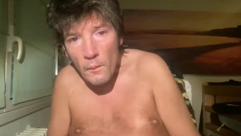 jeanslov online show from December 9, 2024, 7:06 am