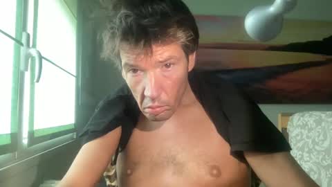 jeanslov online show from January 31, 2025, 10:20 am