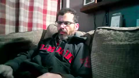 Snapshot of jediknight2 chatting on March 25, 2026, 10:05 pm Matt online show from March 25, 2026, 10:05 pm