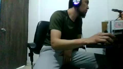 Jeff12012 online show from November 17, 2025, 9:09 pm