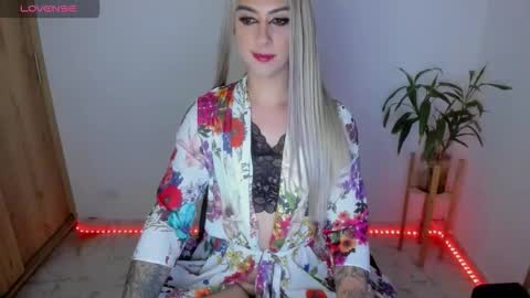  ashley   online show from November 26, 2025, 4:35 am