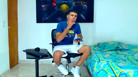 Snapshot of jeffer21_hot chatting on January 23, 2025, 5:45 am jeffer21_hot online show from January 23, 2025, 5:45 am