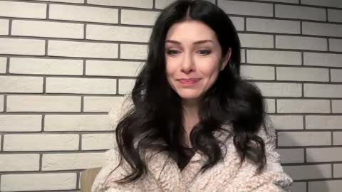 jennifer bones online show from November 29, 2025, 7:17 pm