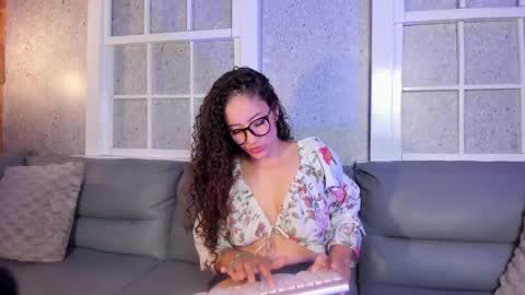 Jen  online show from February 9, 2026, 11:36 am