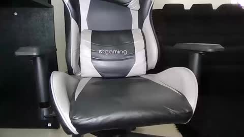 jeison_adam97 online show from October 17, 2025, 4:53 pm