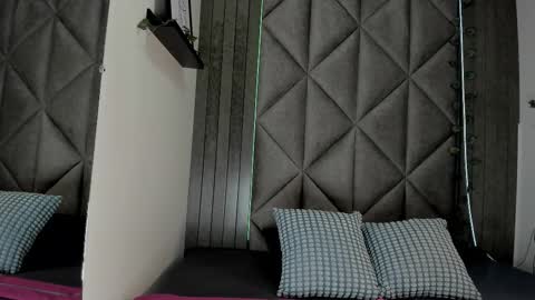 Jena  online show from December 19, 2025, 7:54 pm