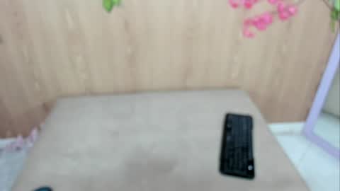 Jenelotizz online show from June 6, 2026, 2:38 am