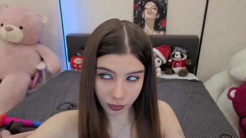 Dolly online show from December 2, 2025, 1:39 pm