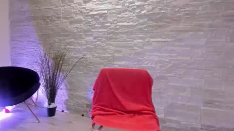 Jenifer  online show from March 30, 2026, 8:10 pm