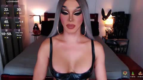 Queen Jenifer online show from November 28, 2025, 5:43 am