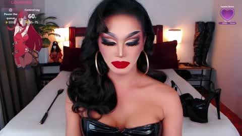 Queen Jenifer online show from June 6, 2026, 8:13 pm