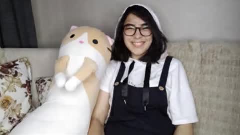 Snapshot of jenifersimon chatting on October 7, 2025, 7:22 pm Jenifer online show from October 7, 2025, 7:22 pm