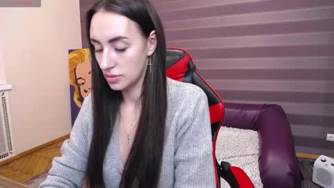 Kira online show from November 14, 2025, 9:08 am