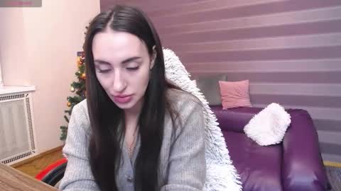 Kira online show from December 22, 2025, 8:11 am