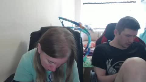 JenisAndPeter online show from September 17, 2025, 6:48 am