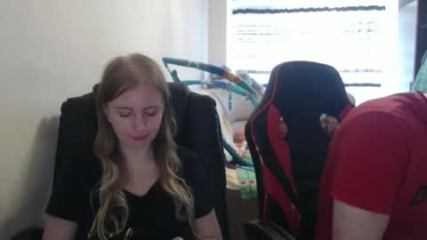 JenisAndPeter online show from September 23, 2025, 6:16 am