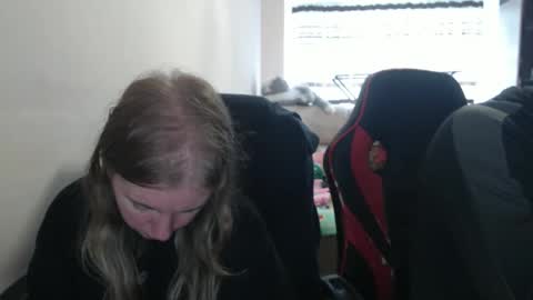 JenisAndPeter online show from October 11, 2025, 8:02 am