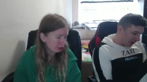 JenisAndPeter online show from October 17, 2025, 7:33 am