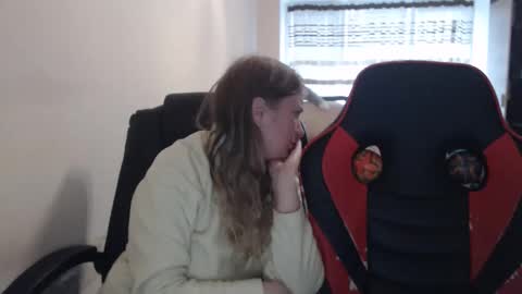 JenisAndPeter online show from November 6, 2025, 7:20 am