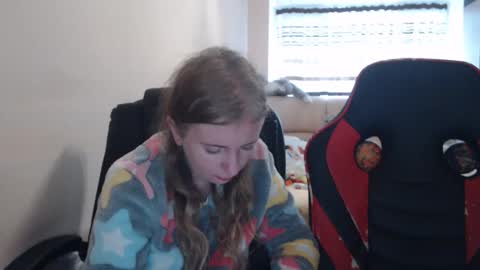 JenisAndPeter online show from November 25, 2025, 6:46 am