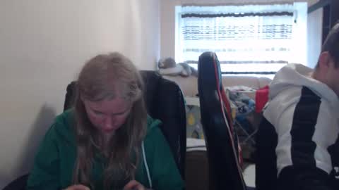 JenisAndPeter online show from April 14, 2026, 5:19 pm