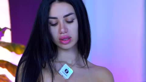 jenna_day online show from November 22, 2025, 6:12 am