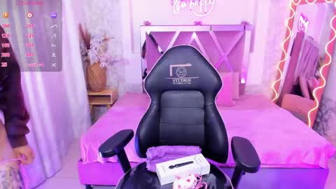 jenna_tay1 online show from April 17, 2026, 7:06 pm