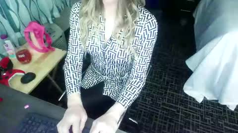 Jenna Cross online show from February 16, 2025, 9:27 pm