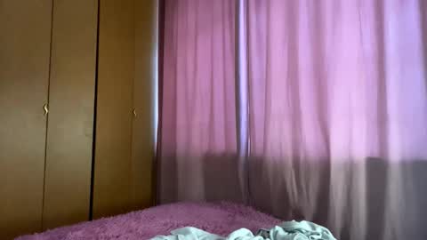 Mia online show from January 8, 2026, 10:06 am