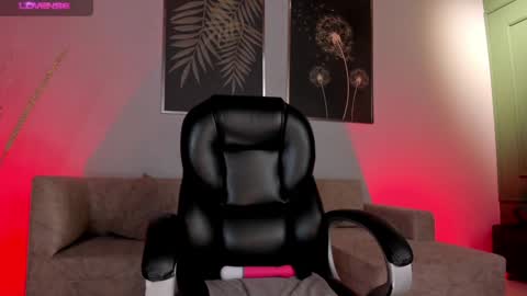 Snapshot of jennaolson chatting on February 4, 2025, 12:40 am Jenna Olson online show from February 4, 2025, 12:40 am