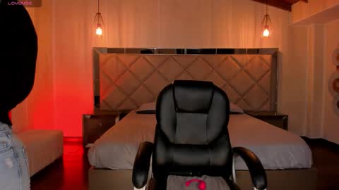 Jenna Olson  online show from March 20, 2026, 10:20 am